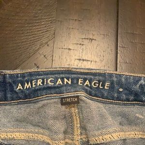 AMERICAN EAGLE denim ripped mom jeans, super comfortable wore once.